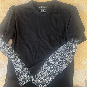 Hot Topic Black Tee with Paisley Patterned Sleeves